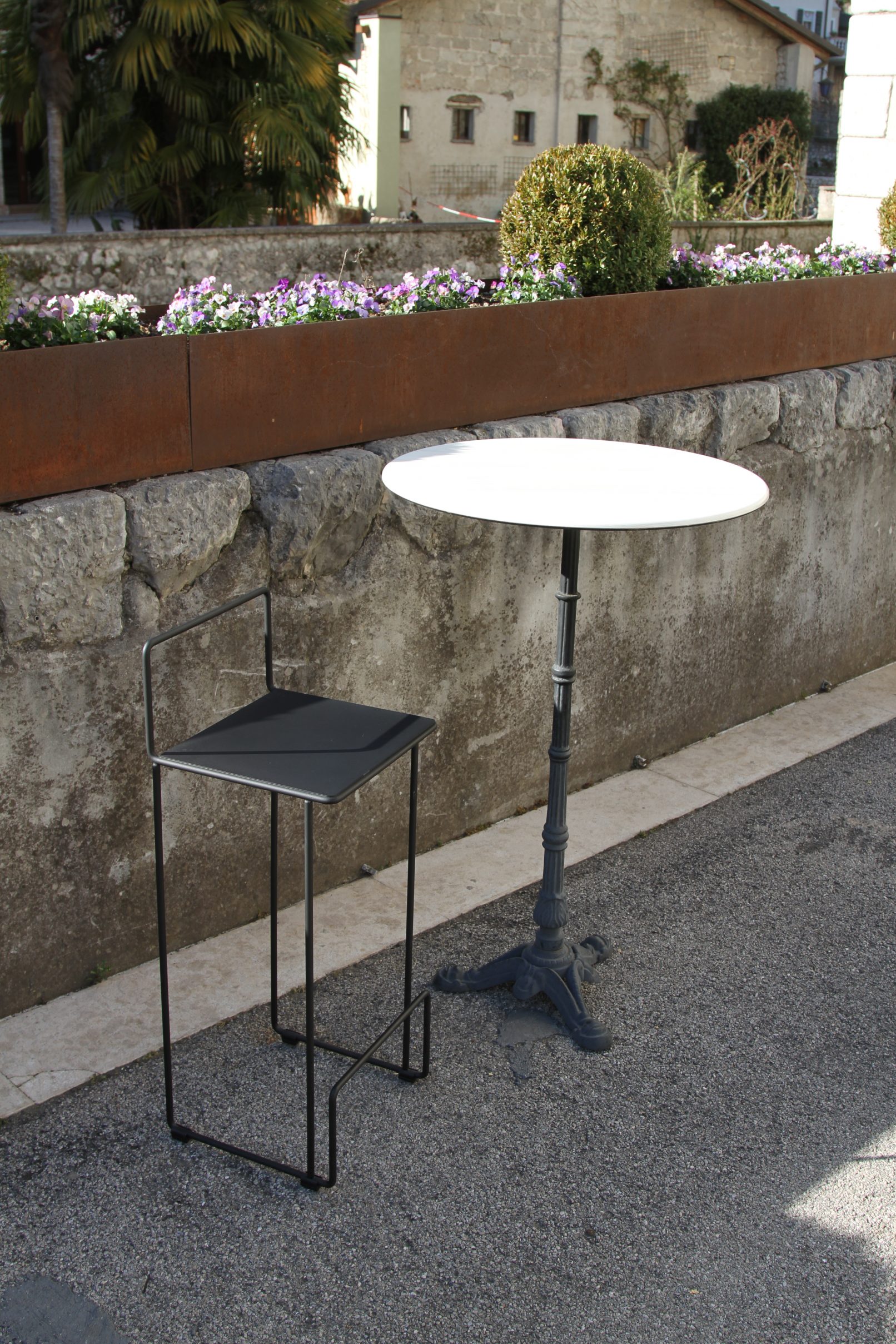 Linea Stool